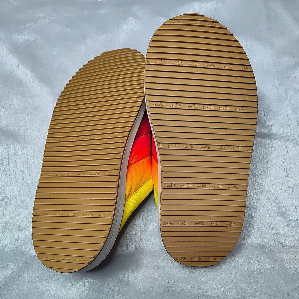 Sanuk girls size